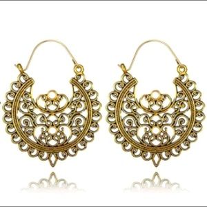 🆕Vintage/Antique Style Medallion Dangle Earrings